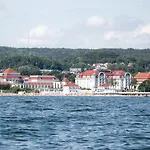 34 Przy Plazy Lodge