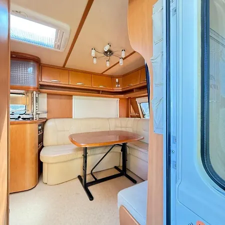 34 Przy Plazy Lodge *