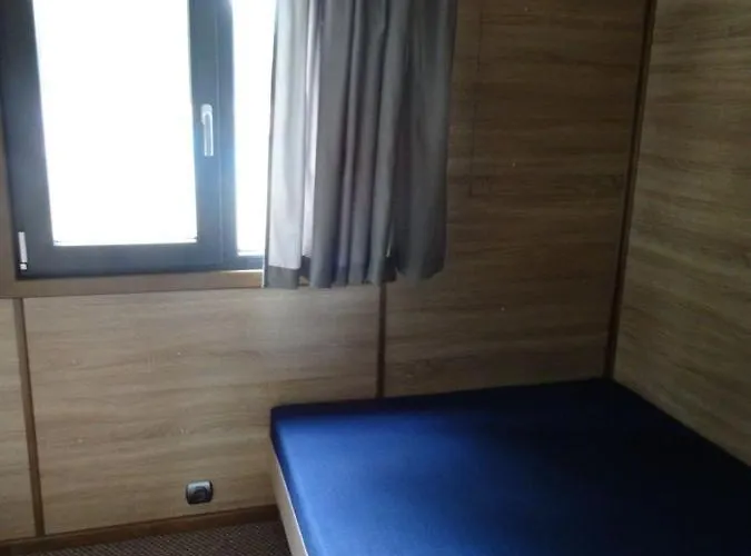 34 Przy Plazy Lodge *